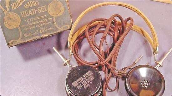 立体声耳机发明历史_肩扛式听说一体机发展历程_听诊器原理生活应用