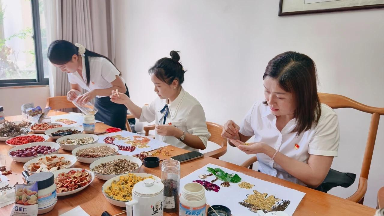 绵阳市盐亭县岐伯幼儿园教师培训_幼儿园教师专业素养提升_幼儿园游戏专题总结