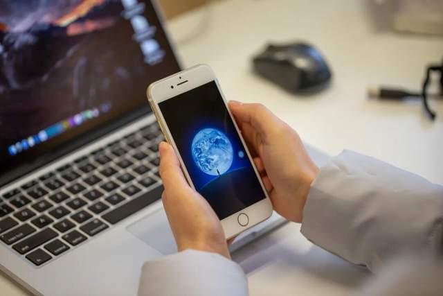 腾讯中年危机应对策略_腾讯滚动新闻 游戏_腾讯控股股价分析