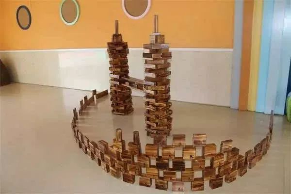 幼儿园结构游戏问题_结构游戏时间安排不合理_小班游戏专题小结