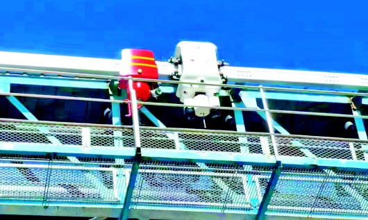 零火花、粉尘干扰下精准对接，恶劣环境下充电传输效率超90%……工业级无线快充技术在青破局