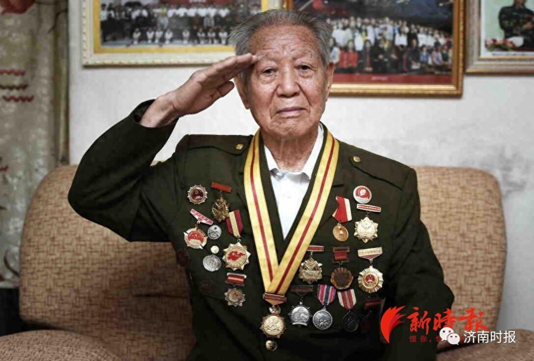 送别英雄!92岁抗战老兵袁永福遗体告别仪式举行