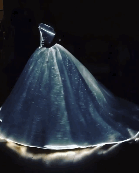 生活黑科技应用_ 会发光的裙子设计 _3D打印办公大楼技术 