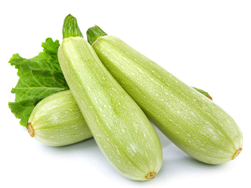 挑选蔬菜技巧_蔬菜新鲜度辨别方法_芹菜叶柄的横切面图片