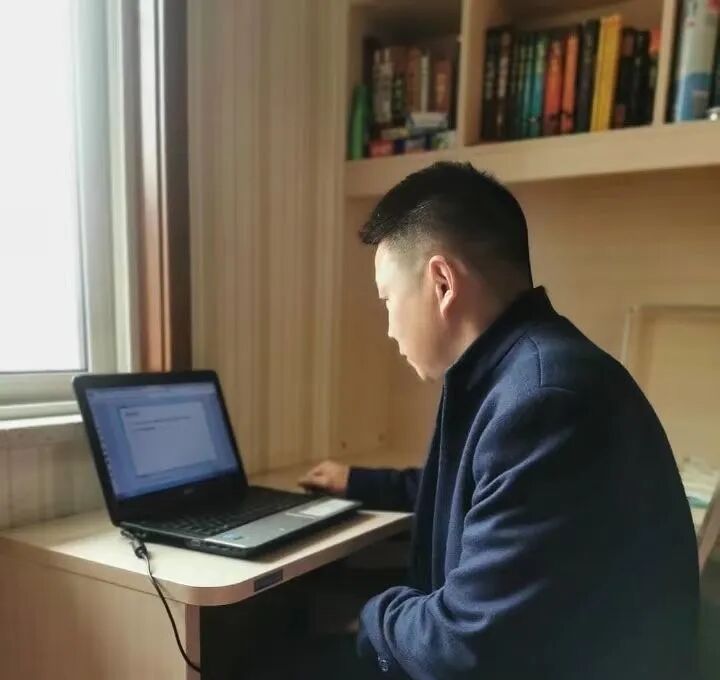 王君臣中学数学高级教师教育事迹_商南县高级中学师德师风先进个人事迹_商南县高级中学教师