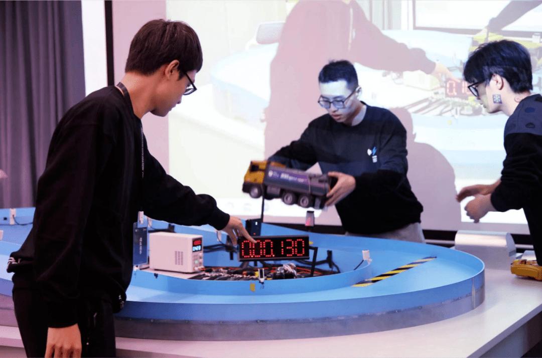 美的创见大赛 无线隔空输电 高校科研合作_无线电能传输的生活应用