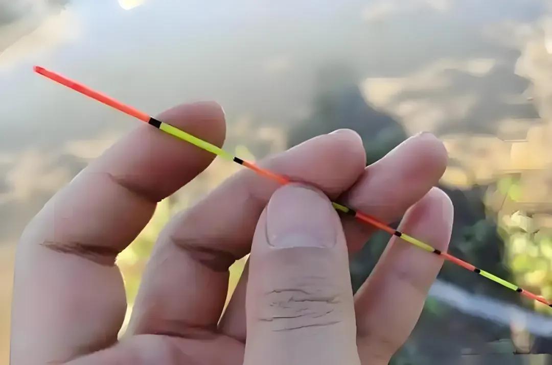 钓鲫鱼调漂技巧_鱼钩挂红虫调漂_鲫鱼不同季节调漂方法