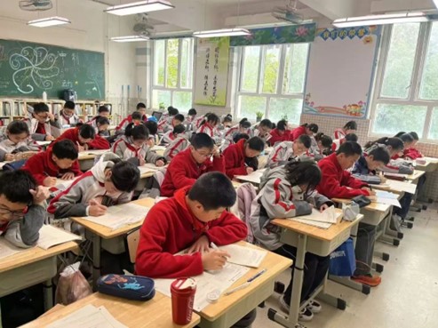 生活中数学应用小报_成都石室锦城外国语学校数学计算能力比赛_石室锦外初一年级数学手抄报活动