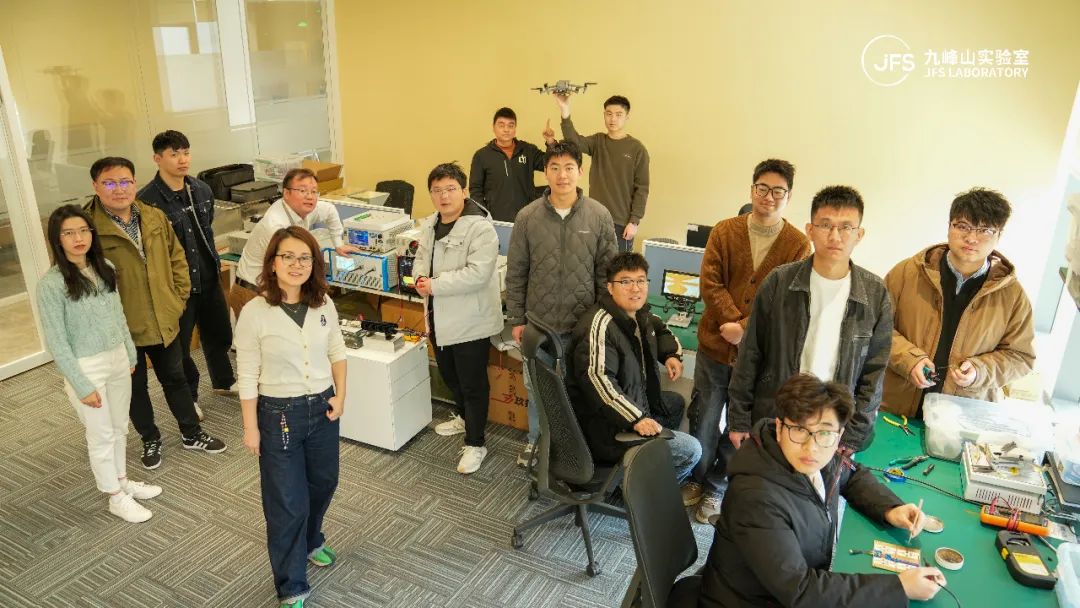 九峰山实验室GaN动态无线传能系统_九峰山实验室微波无线供能技术突破_无线电能传输的生活应用