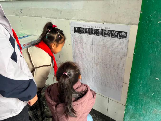 游戏新闻_00后乡村教师湘西游戏化教学留守儿童手机沉迷问题