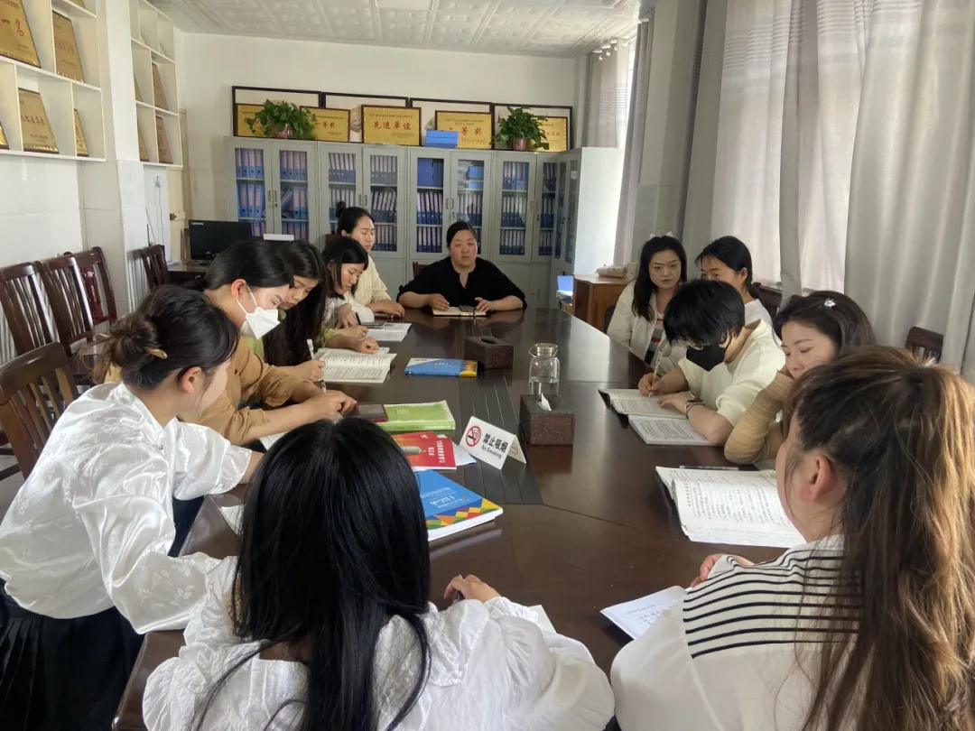 传承民间游戏 点亮快乐童年