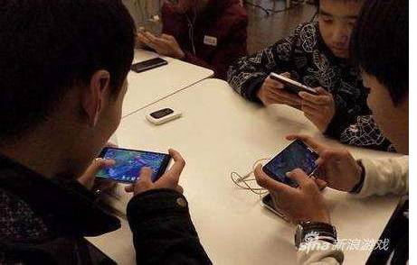 王者荣耀低龄化玩家_王者荣耀未成年人沉迷问题_沉迷游戏伤身新闻